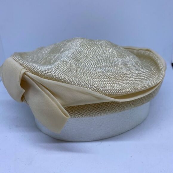Vintage Exclusive Flo-Denis Cream Hat - Picture 3 of 9